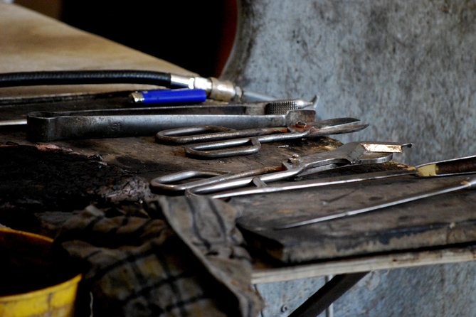 Molten glass magic - Glassblowing class - PRIVATE - A private Murano boat taxi and a furnace-side welcome