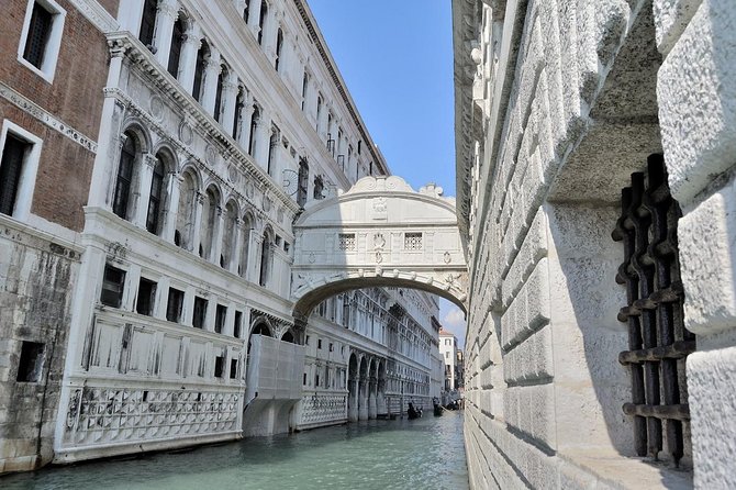 Morning Venice Walking Tour plus Doge's Palace Guided Visit - Campo Santa Maria Formosa: a real Venice square in miniature