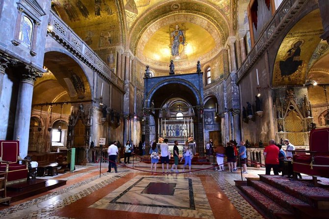 Morning Venice Walking Tour plus St Mark's Basilica Guided Visit - The real value: what a professional guide and headphones change