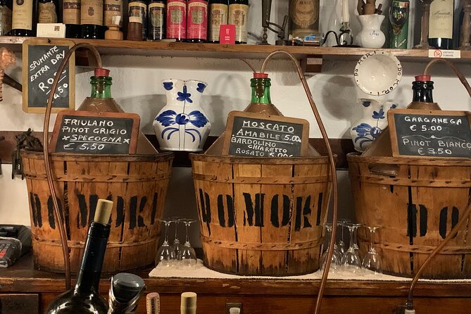 Old Taverns and Rialto Market Food Adventure (come hungry!) - The Easy Start: Campo San Giacomo di Rialto to San Polo