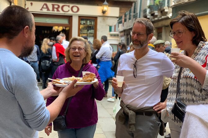 Old Taverns and Rialto Market Food Adventure (come hungry!) - Campo dei Frari (and Nearby Shops): Pastas, the Streaty Treat, and Dessert