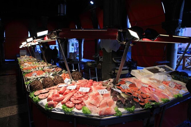 Old Taverns and Rialto Market Food Adventure (come hungry!) - Stop 1 at Mercati di Rialto: Market Energy Plus Recipe Clues