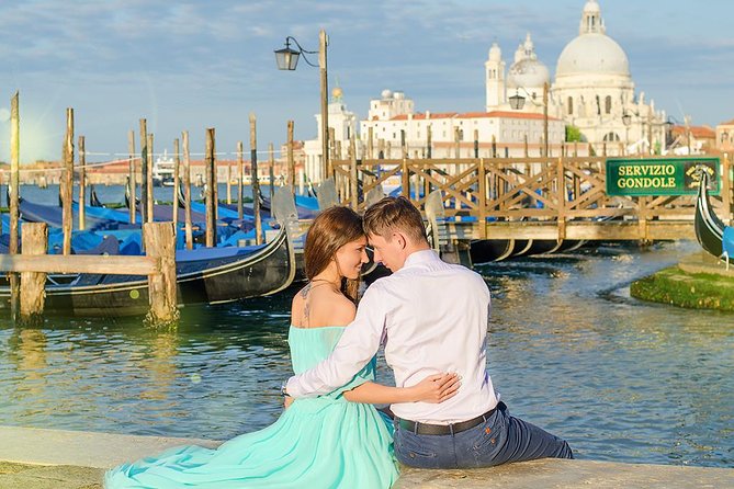 Photo shoot in Venice - Logistics that matter: tickets, dress code, and the €5 access fee