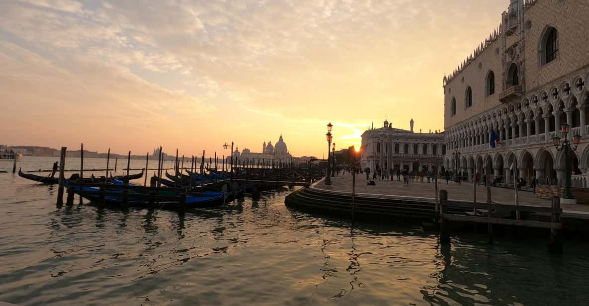 Photo with a professional photographer in Venice - Key highlights at a glance