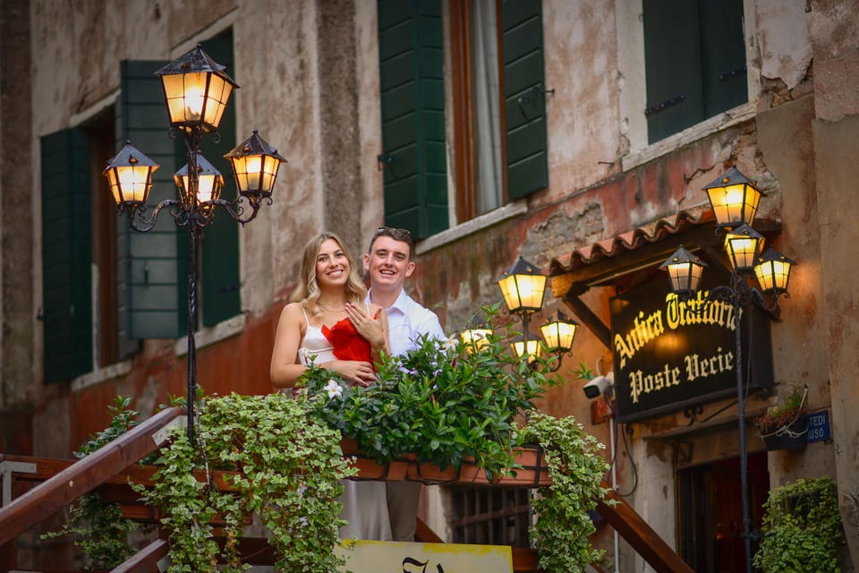 Photoshoot in Venice: Your Story, Our Lens - Book Now! - Gondola or water taxi: optional romance, with a pay-attention detail