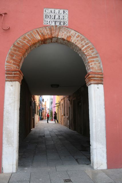 Private 4 hours North Lagoon: Traditional Venetian Boat Tour - The traditional boat experience: small water, big views