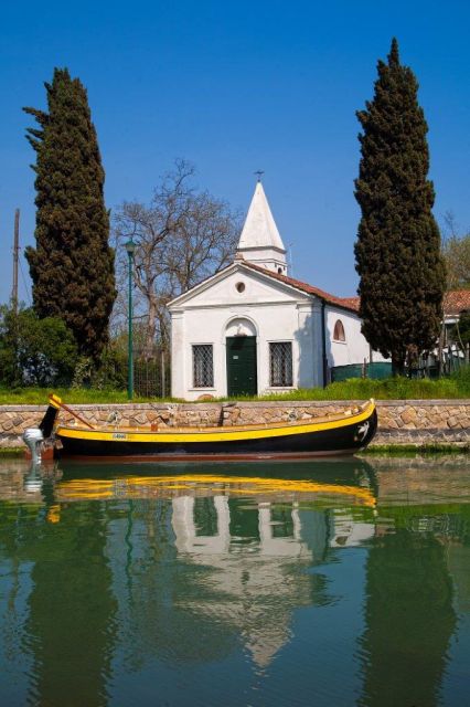 Private 4 hours North Lagoon: Traditional Venetian Boat Tour - Murano for an hour: glass factory access and the craft mindset
