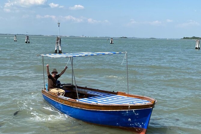 Private boat tour to the islands of Venice - Comfort on a small boat: motion, steps, and smart expectations