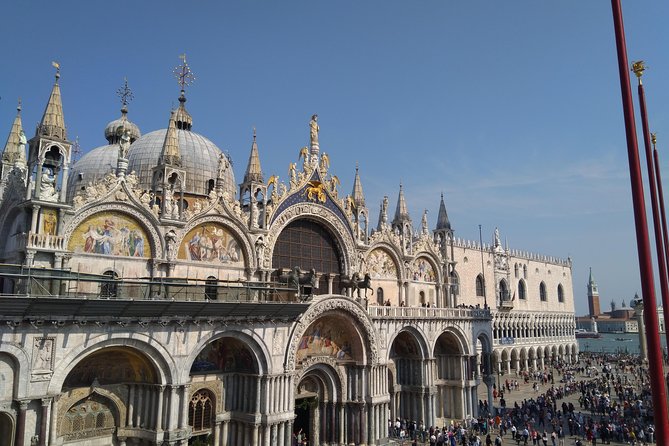 Private exclusive Venice and Murano guided tour - Meeting up in San Marco and setting a calm start