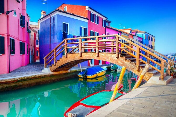 Private Murano and Burano VIP Venice Boat Tour - The lagoon ride: scenery, stories, and a Grand Canal moment