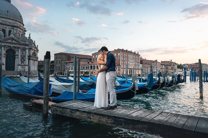 Private Photo Shoot & walking tour - The walking portion: canals, viewpoints, and alleyways