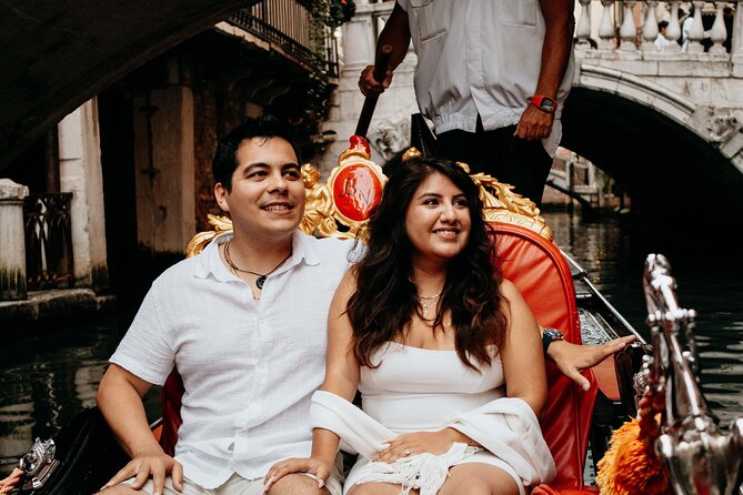 Private Photoshoot Experience in Venice - Rialto as Your Photo Set: Start Strong