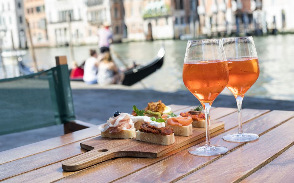 Private Tour: Food and Wine Tour in Venice - The licensed private guide: languages and how to use them