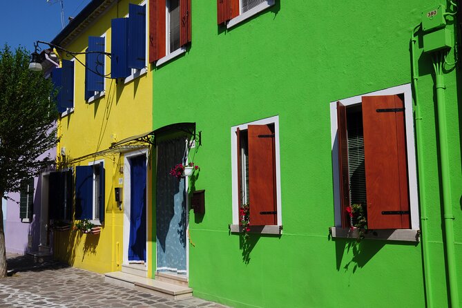 Private Tour Murano and Burano - Murano glassmaking: blown glass, a master demo, and a church walk