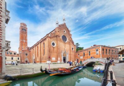 Private tour Rialto area and Frari Church 2-Hour Tour - Rialto Bridge crossing: The one-arch moment everyone talks about