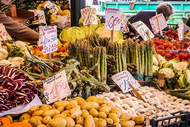 Private Tour: Venice Rialto Market, San Polo and Frari Church Walking Tour - Chiesa di San Giacomo di Rialto: a small church with big age claims
