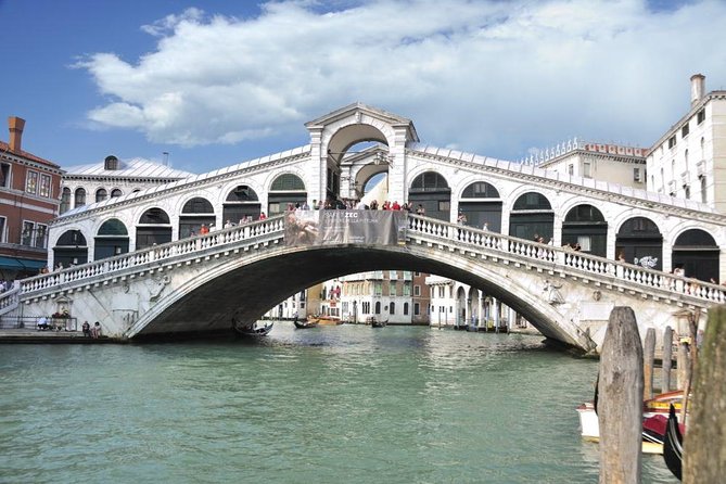 Private Tour: Venice Rialto Market, San Polo and Frari Church Walking Tour - Basilica dei Frari: Titian and Bellini, plus Canova’s presence