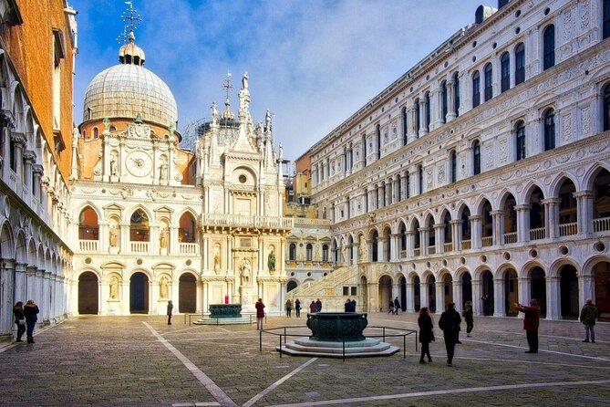 Private Tour: Venice Walk, Gondola, and Private Boat Tour ending on Murano Island with Venetian Lunch and Glass Factory Visit - Rialto Quick Hit to Grand Canal Time