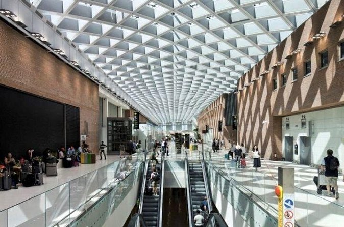 Private transfer, chauffeur service, from Venice Marco Polo airport to Padua - How the meet-and-greet works at Marco Polo Airport