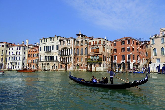Private Venice City Tour and Gondola Ride - St. Mark’s Basilica: time inside, rules outside