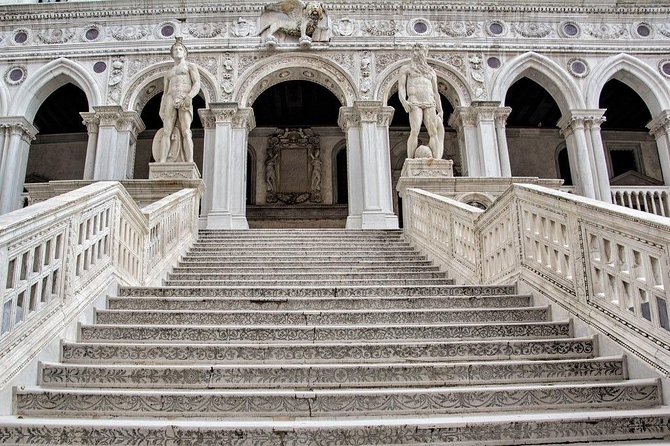 Private Venice City Tour and Gondola Ride - Price and value: what $332.34 per person is really buying
