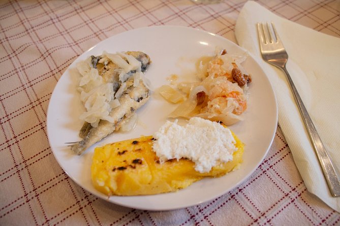 Private Venice Cooking Class and Market Tour with Fun Local Laura - The Meeting Point and Getting Oriented Fast