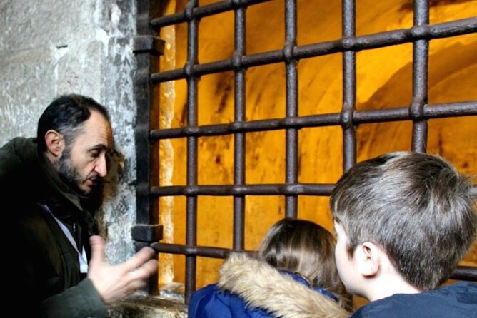 Private Venice Family Tour with Saint Mark’s & Doge’s Palace - Meeting point at Colonna di San Marco: start where Venice focuses