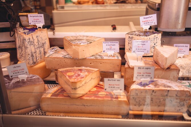 Private Venice Street Food Tour with a Sommelier - The guide factor: Giada and Loris bring the day together