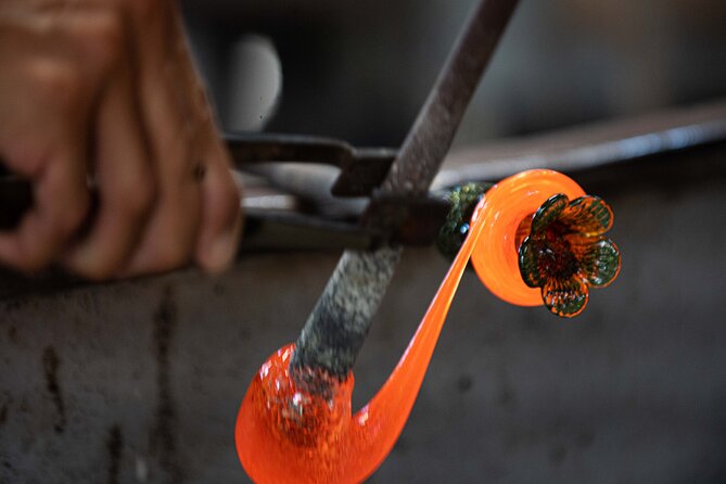 Private Venice walking tour plus Murano island lunch and glass factory visit - Murano lunch: why this break is worth the trip alone