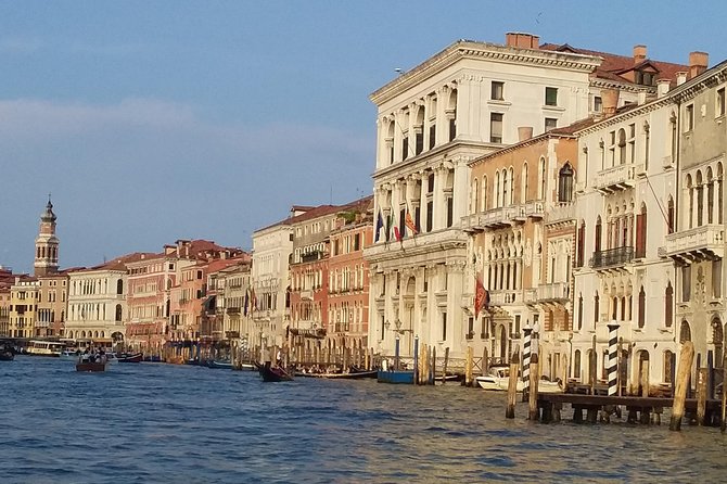 Private Venice walking tour plus Murano island lunch and glass factory visit - Canal Grande viewpoints, Rialto Bridge, and the fish-market energy