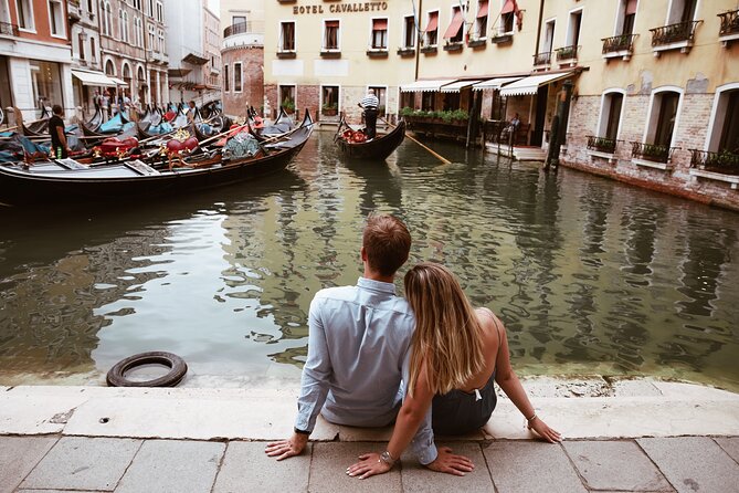 Private Walking and Photography Tour in Venice - Doges Palace area at golden light