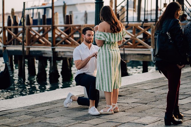 Proposal Photographer in Venice - Dorsoduro: where your proposal can feel more personal
