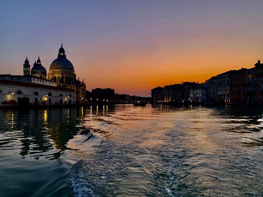 Punta Sabbioni - Venice at Sunset: Boat Tour with Aperitif - Aperitivo on board: Prosecco, biscuits, and an easy pace