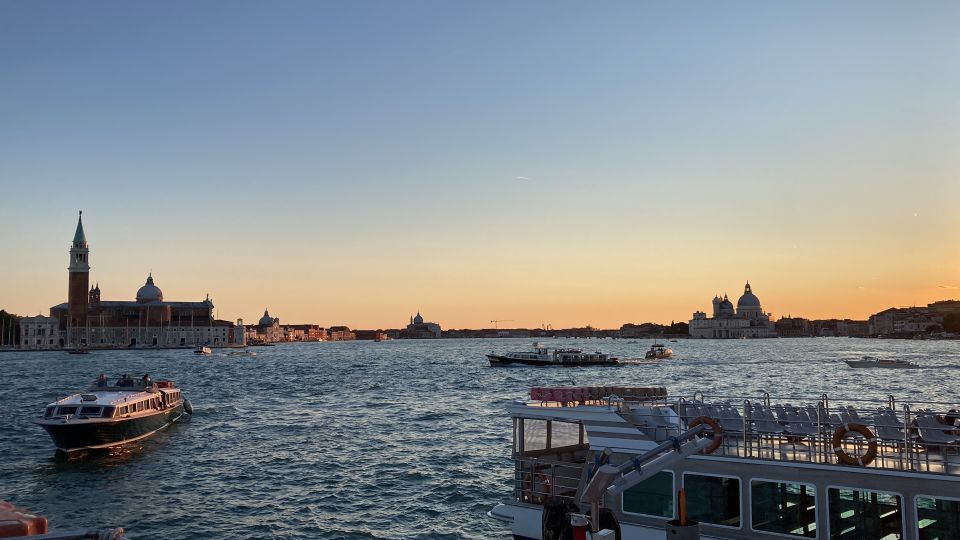 Punta Sabbioni - Venice at Sunset: Boat Tour with Aperitif - Weather, rain, and photo tips for Venice at night