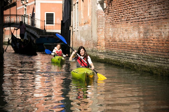Real Venetian Kayak - Tour of Venice Canals with a Local Guide - Where you start on Venice’s water network (and why the location matters)