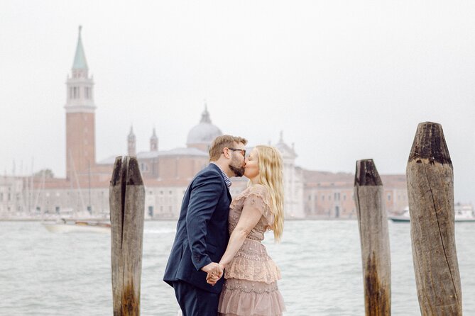 Romantic Photoshoot in Venice - Rialto Bridge Stop: The Iconic Shot Without the DIY Trial-and-Error