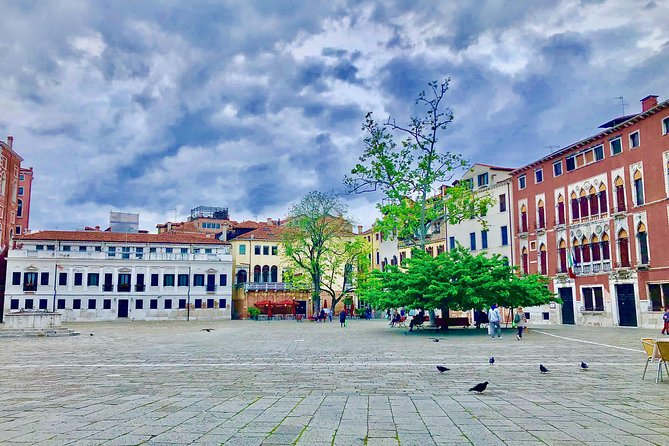 San Polo, Rialto & Frari: 2-Hour Private Walking Tour in Venice - Basilica di Santa Maria Gloriosa dei Frari: stepping inside for Titian and Bellini