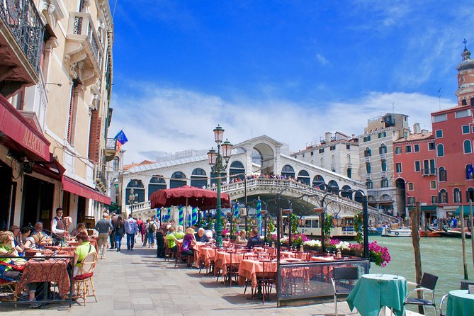 San Polo, Rialto & Frari: 2-Hour Private Walking Tour in Venice - Campo San Bortolomio: where the tour starts and why it’s a smart move