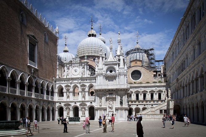 Skip the line Doge's Palace Guided Walking Tour in Venice - Who this tour suits best (and who should think twice)