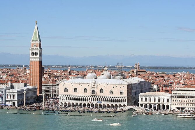 Skip the Line St Mark’s Basilica and Doge’s Palace Exclusive Tour - Entering St Mark’s Basilica for 50 minutes of mosaics and marble