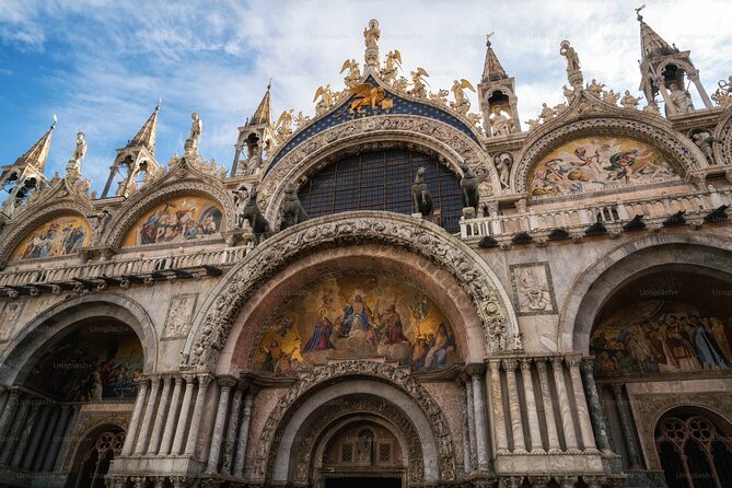 Skip the Line St Mark’s Basilica and Doge’s Palace Exclusive Tour - Doge’s Palace in 1 hour: architecture, power, and Venetian past