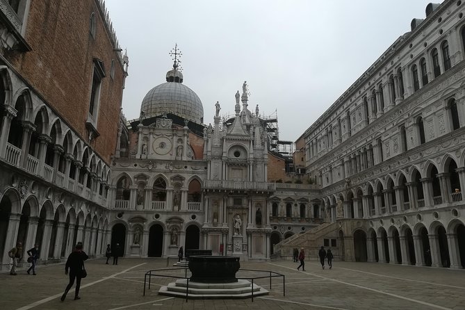 Skip-the-Line Venice Private Tour Including St Mark Doges Palace & Gondola Ride - Getting your bearings in St. Mark’s Square at 10:00