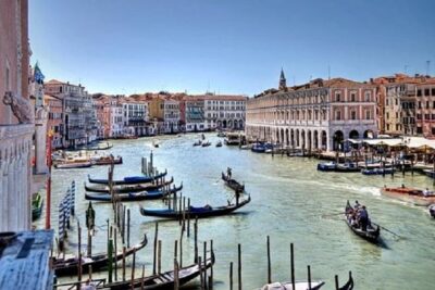 Skip-the-Line Venice Private Tour Including St Mark Doges Palace & Gondola Ride - Gondola ride included: a calm glide after the heavy hitters