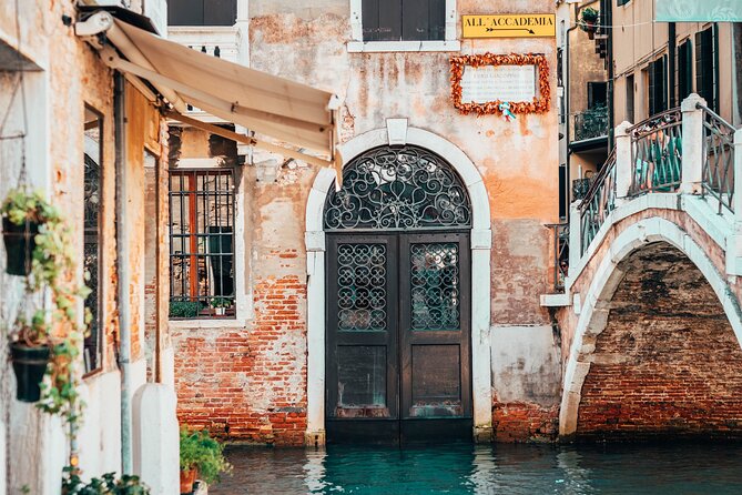 Small Group Tour to Venice departing from Abano Terme - Lunch and cicchetti: bacaro-style eating without making a big plan