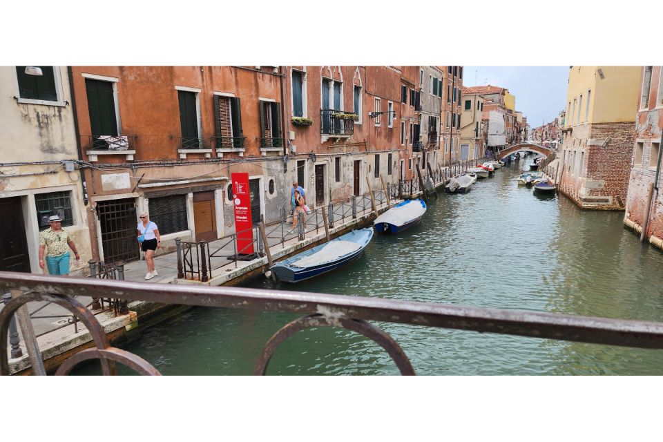 Spider-Man, The Tourist & all Movie Locations in Venice - Calli, canals, and the interactive game that keeps the walk moving