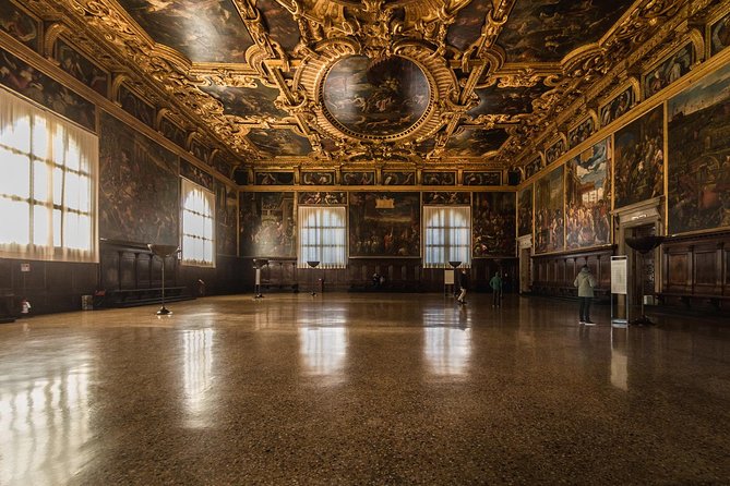 St. Mark's Basilica & Doge Palace + Murano, Burano Guided Tour - Timing, Split Days, and Why Your Schedule Matters