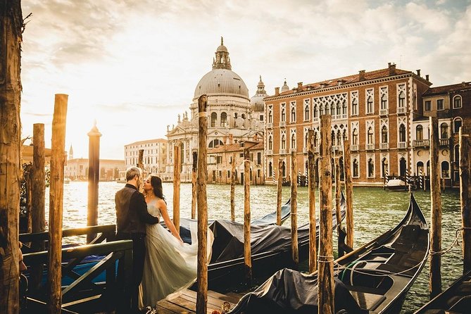 Sunrise Couple Photoshoot Tour - Piazza San Marco Photos: Classic Views With Better Conditions