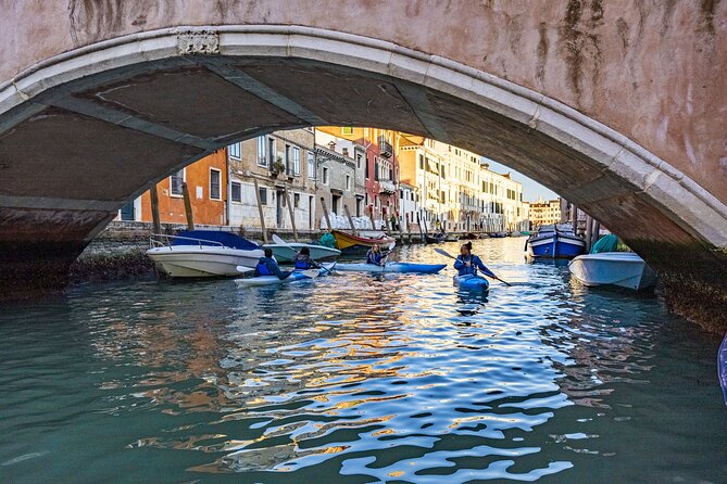 Sunset Kayak Tour in Venice: Discovering the City’s Canals - The Route: Canal Corners, Bridges, and Sunset Light