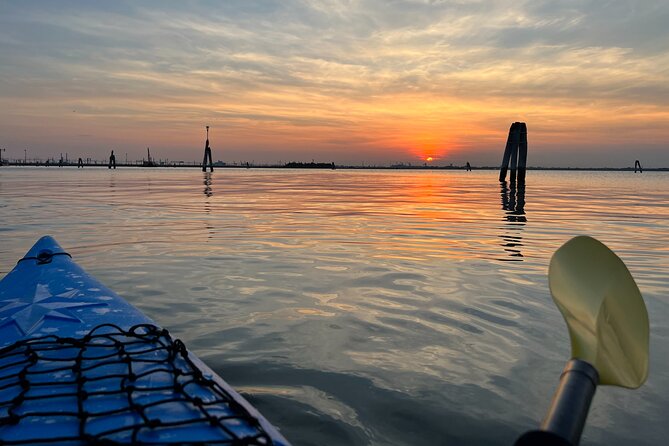 Sunset Kayak Tour in Venice: Discovering the City’s Canals - Double Kayaks and Couples: How the Team Feeling Works