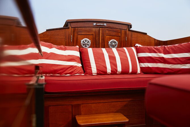 Sweet Molly Venetian Lagoon Boat Tour (4 hours) - Burano: lace, color, and a walking break that never feels wasted